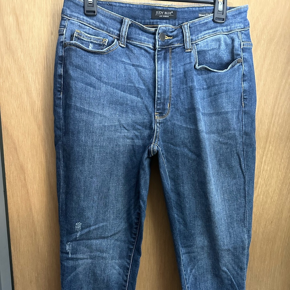 Justify Blue skinny fit capris. Stretchy, inseam 20inches, raw hem. Size 14W